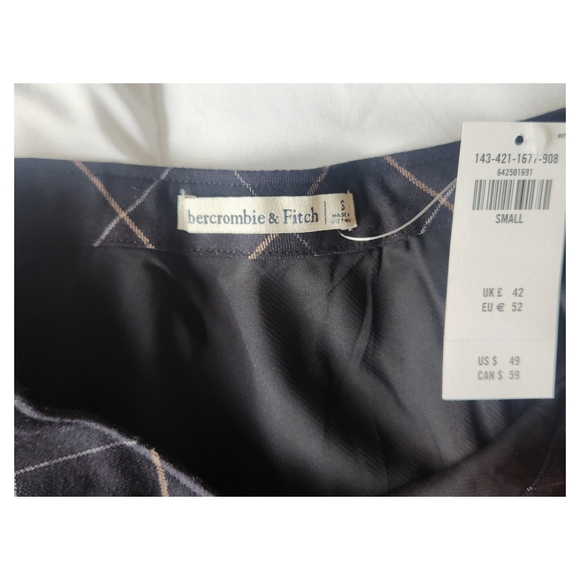 Abercrombie & Fitch Mini Skirt - Picture 4 of 4